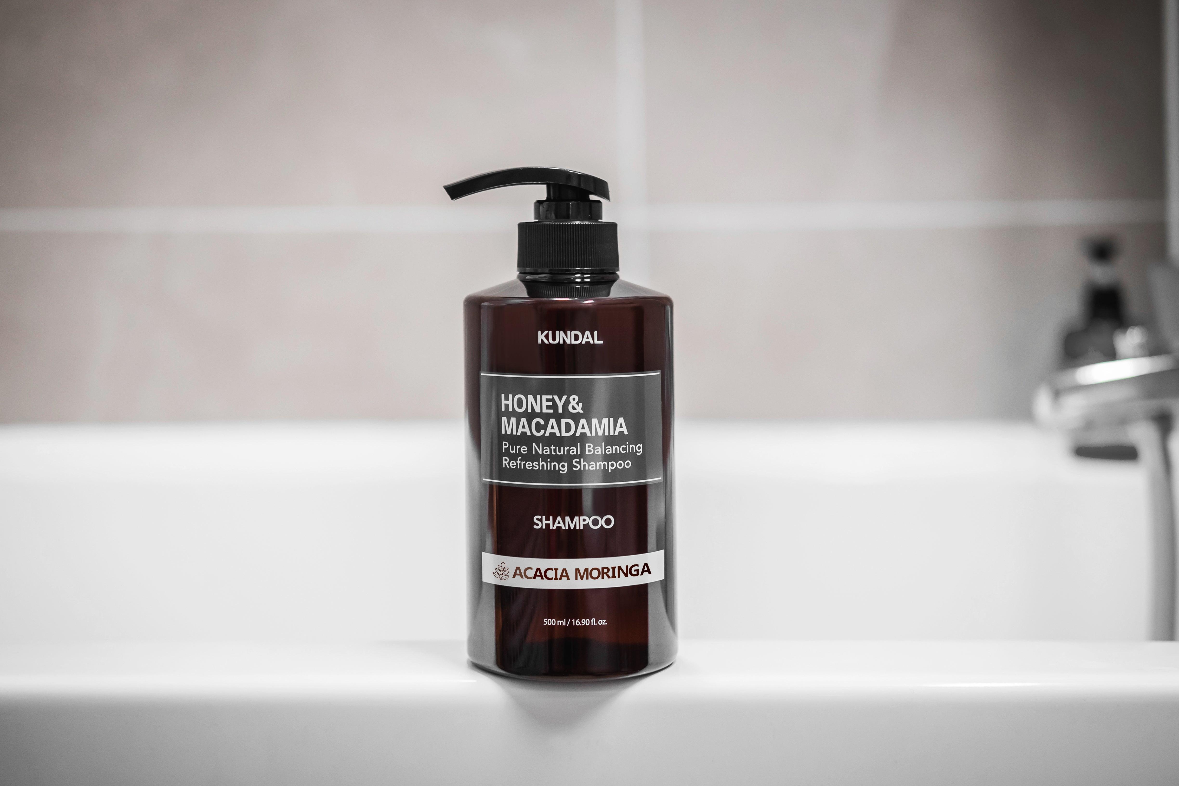 Kundal Honey & Macadamia Pure Natural Balancing Refreshing Shampoo 500ml #ACACIA MORINGA